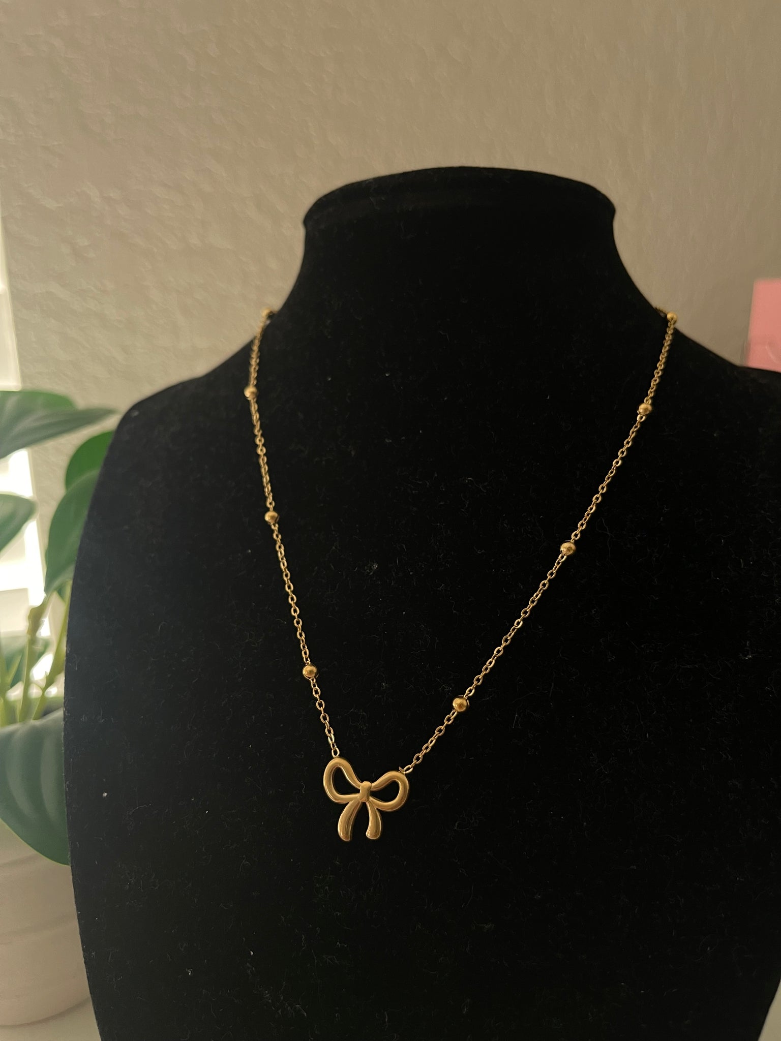 Golden Bow Delight Necklace